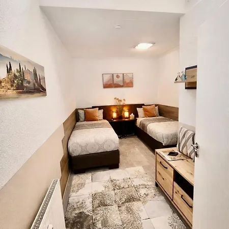 Апартаменты 2 Galerie Einliegerwohnung In Rheinstetten, Messe Naehe, Rollstuhlfahrer Geeignet Райнштеттен